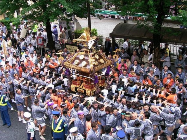 花園神社の例大祭